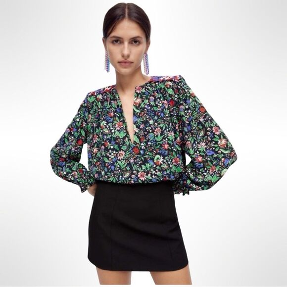 ZARA Shoulder Pad Patchwork Floral Blouse in Black/Multicolor | Size Medium - Picture 9 of 10
